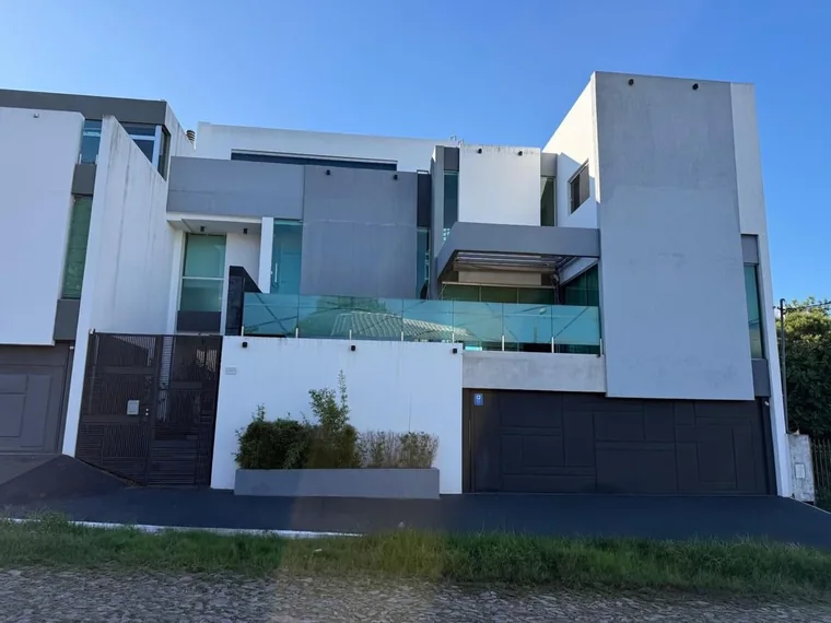 Casa moderna en venta